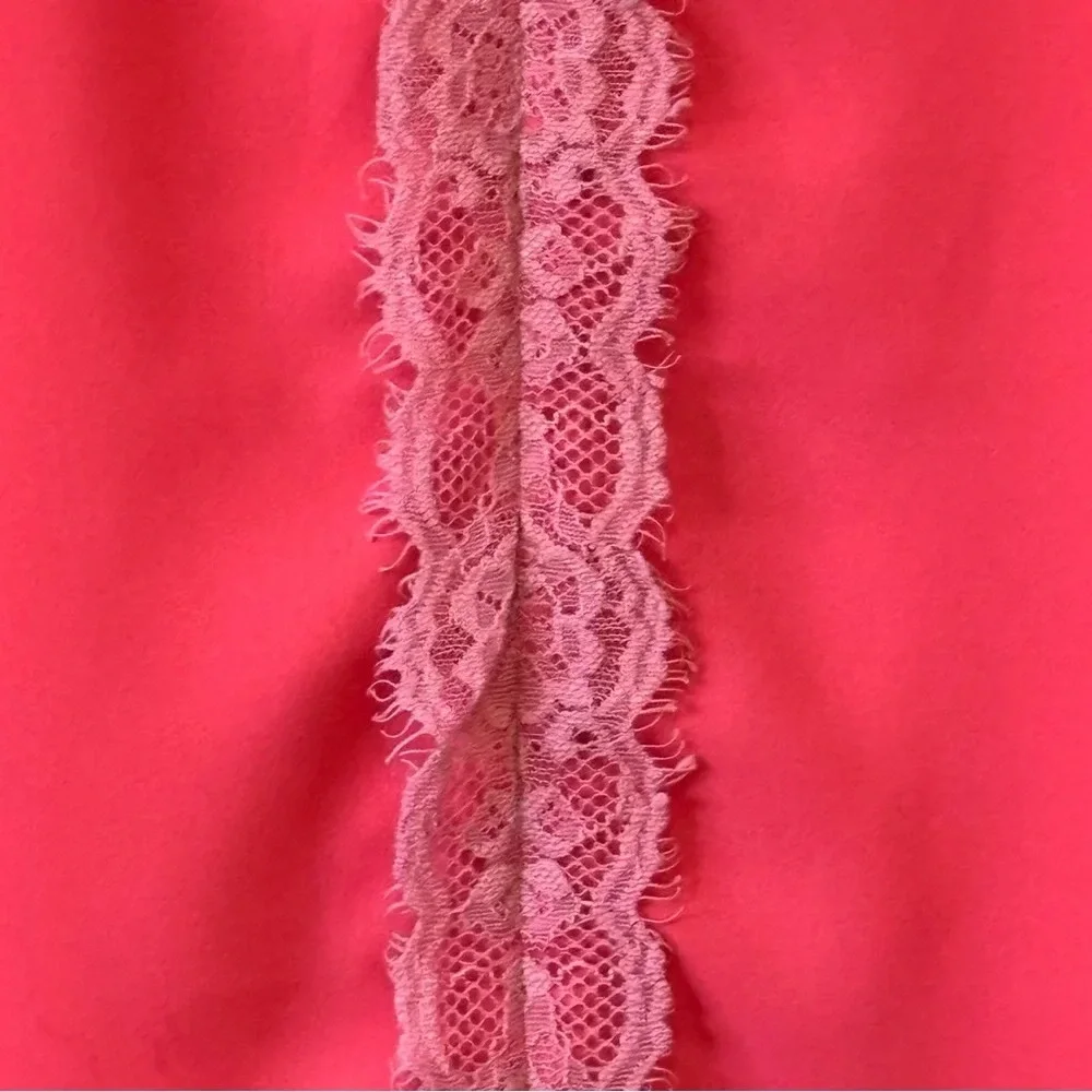 EXPRESS| Pretty Pink Flowy Cap Sleeve Flowy Lace Trim Top Shirt Sz M - Picture 3 of 10